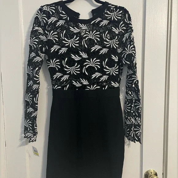 Romeo and Juliet Couture Medium Dress (never worn) - Picture 1 of 7